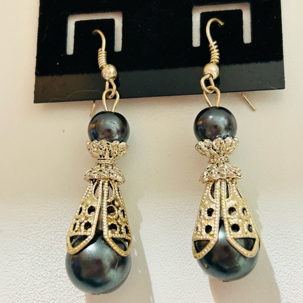 NWOT Elegant Silver and Black Drop Earrings